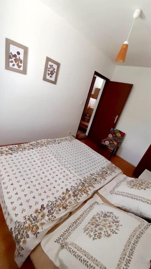 Apartman Ivan Vir Esterno foto