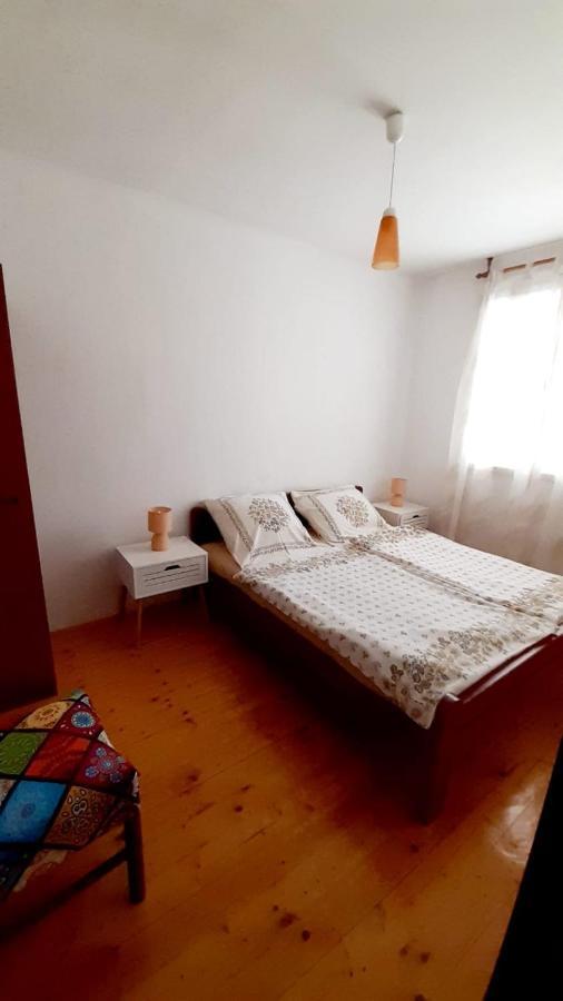 Apartman Ivan Vir Esterno foto