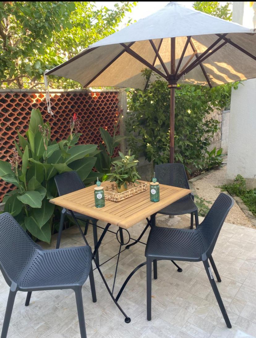 Apartman Ivan Vir Esterno foto